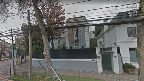 addres de la embajada de españa en chile